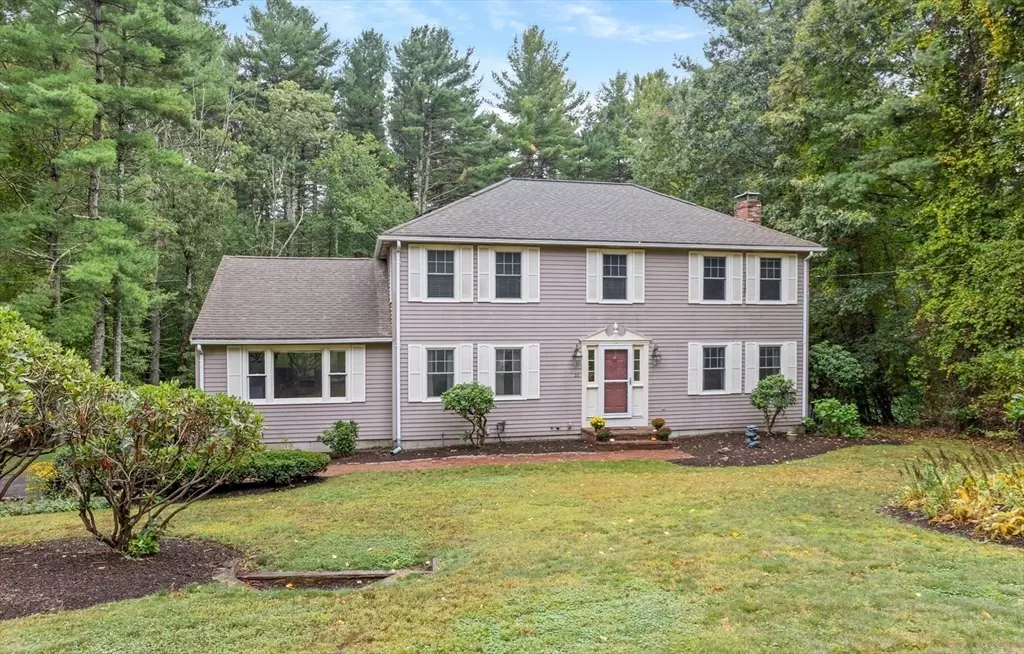 Norfolk, MA 02056,38 Robin Road