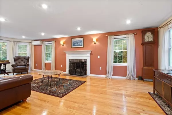 Norfolk, MA 02056,38 Robin Road