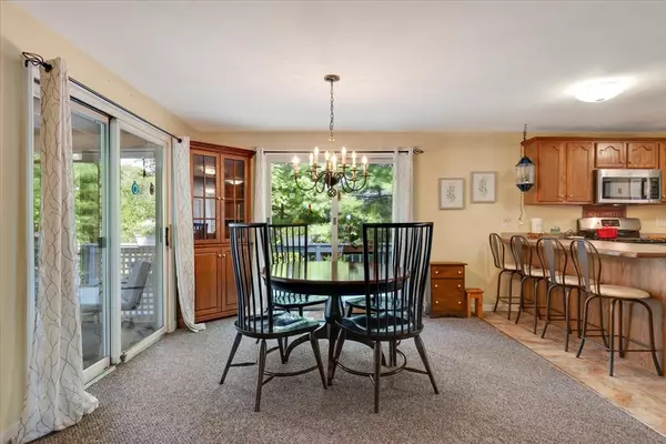Mashpee, MA 02649,1 Manitoba Road