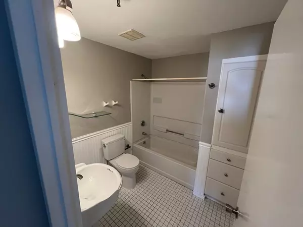 Revere, MA 02151,376 Ocean Ave #802