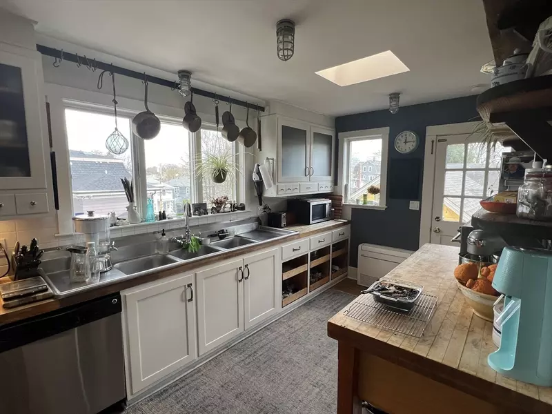 15 Orchard Street #15, Newton, MA 02458
