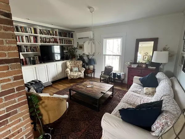 Newton, MA 02458,15 Orchard Street #15