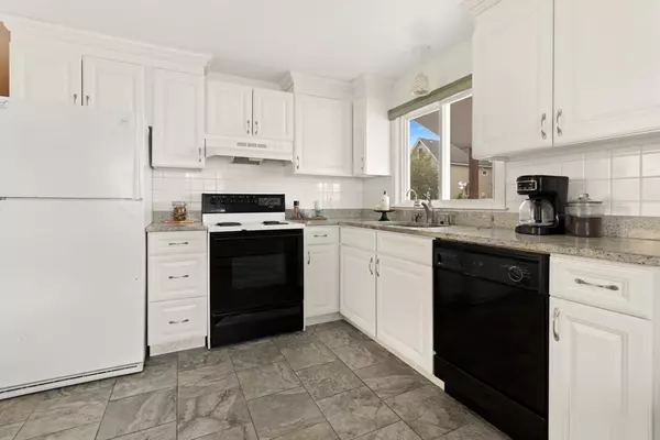 Lowell, MA 01851,15 Sayles St