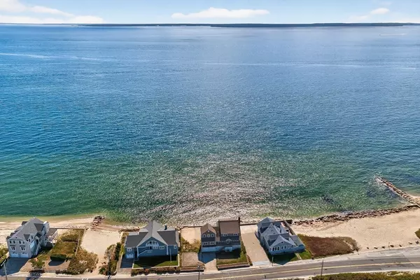Falmouth, MA 02536,61 Menauhant Rd