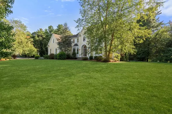 Medfield, MA 02052,41 Oriole Road
