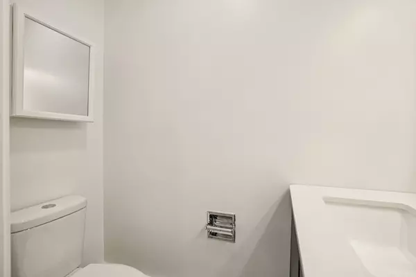 Watertown, MA 02472,93 Spring St #29