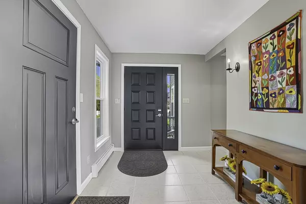 Holliston, MA 01746,62 Ashland