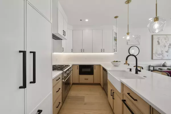 Boston, MA 02127,136 W 8th St #1