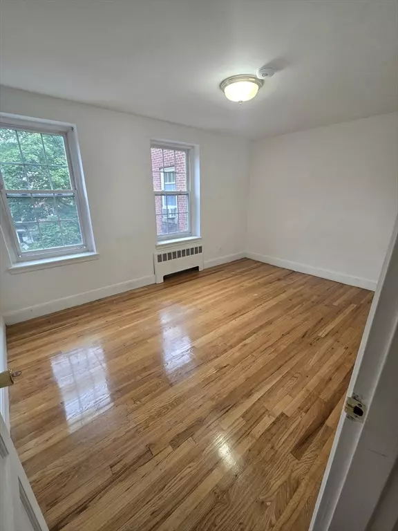 Brookline, MA 02445,29 Englewood Ave #6