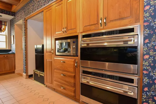 Northbridge, MA 01588,86 Kingsnorth Street
