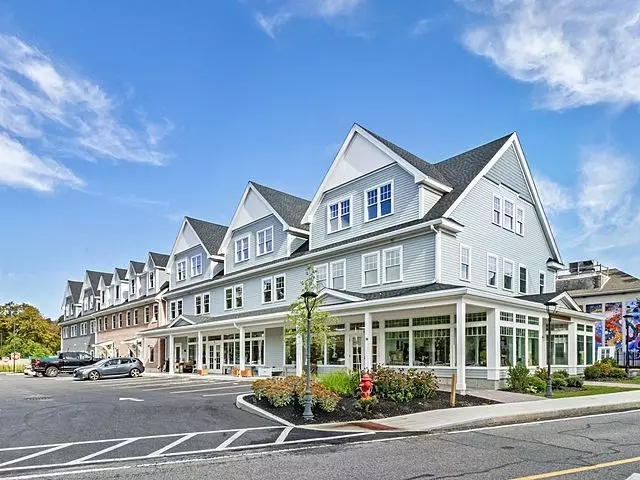 1 Pleasant St #204, Cohasset, MA 02025