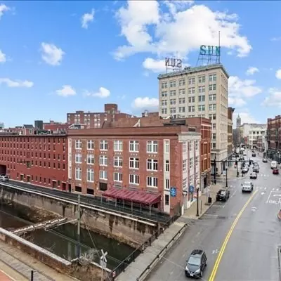 Lowell, MA 01852,15 Kearney Sq #1