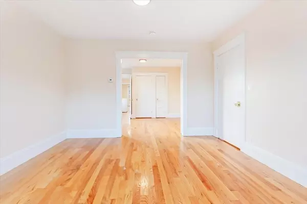 Salem, MA 01970,52 Roslyn #2