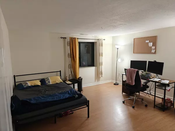 Medford, MA 02155,12 Ninth St #305