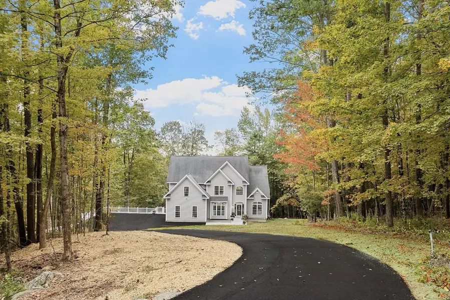 25 Flagg Road, Hubbardston, MA 01452