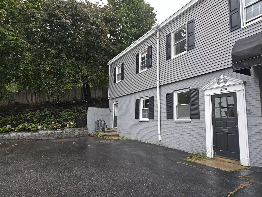 Andover, MA 01810,185 North Main #1