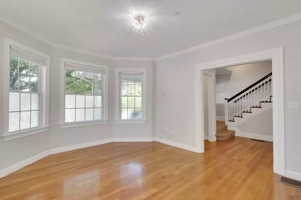 Newton, MA 02465,66 Webster St #66