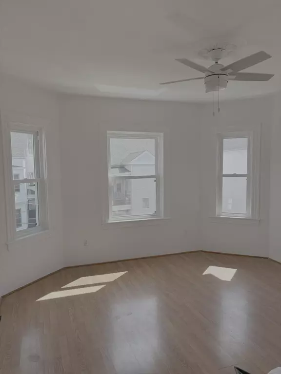 160 Robeson St #3, Fall River, MA 02720