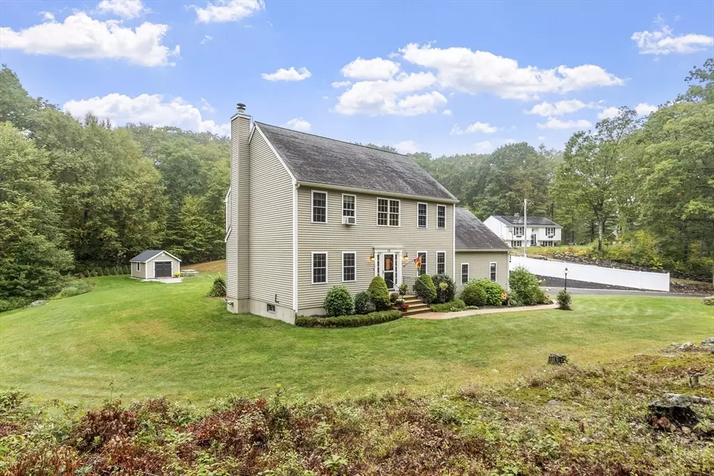 Charlton, MA 01507,74 King Rd