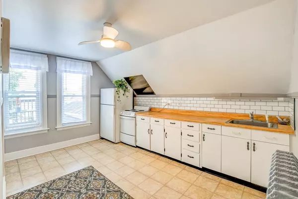 Leominster, MA 01453,120 2nd #A