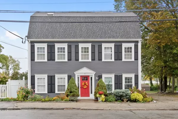 Newburyport, MA 01950,240 Merrimac St #4