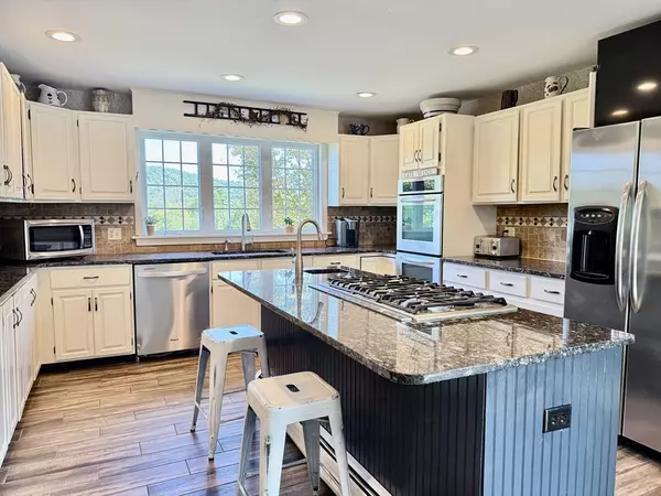 Buckland, MA 01370,41 Hog Hollow Rd