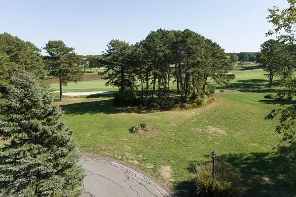 Mashpee, MA 02649,31 North Glen Drive