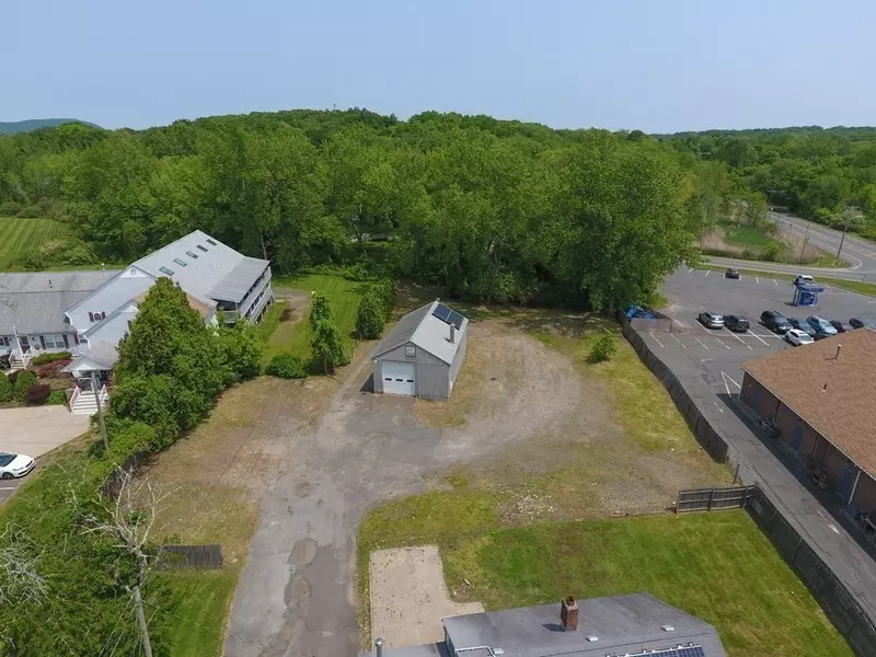 61 Pleasant St #B, Granby, MA 01033