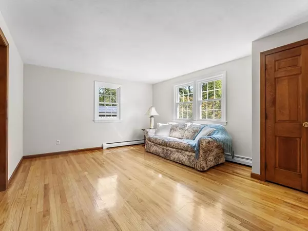 Westborough, MA 01581,10 Linda Street