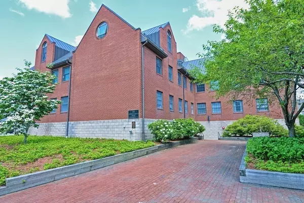 62 E Central St #204, Natick, MA 01760