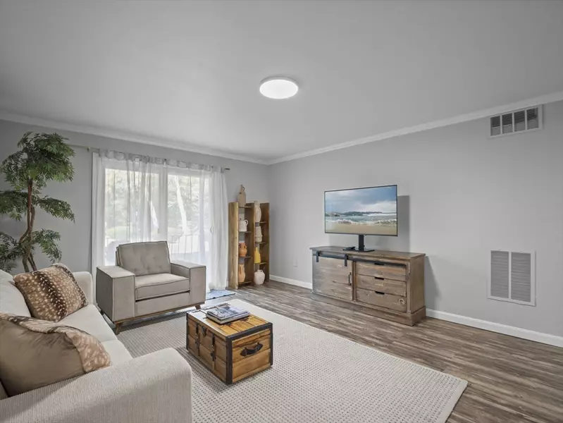7 Shadowbrook Lane #9, Milford, MA 01757