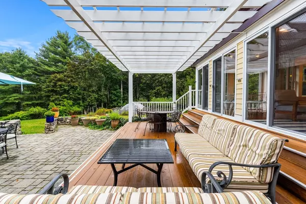 Lexington, MA 02420,14 Utica Street