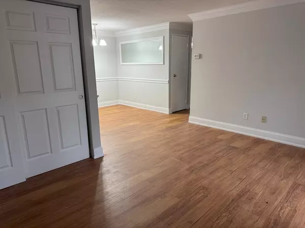 Natick, MA 01760,19 Village Hill Lane #3