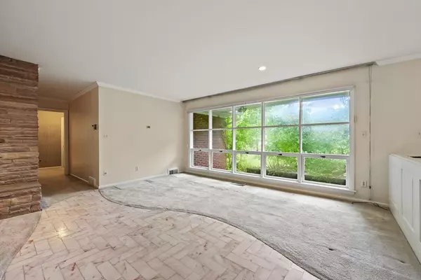 Longmeadow, MA 01106,124 Tecumseh Drive