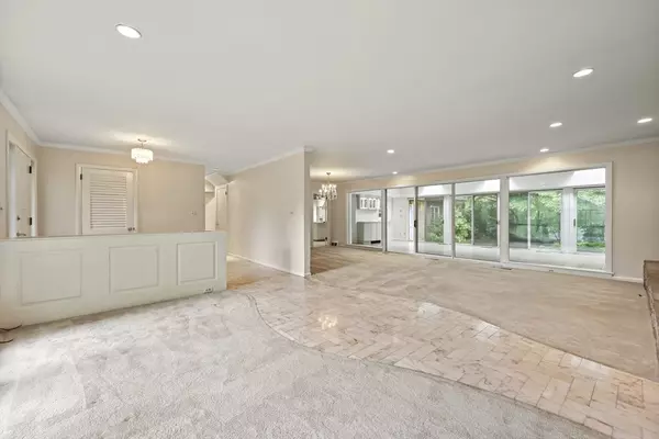 Longmeadow, MA 01106,124 Tecumseh Drive