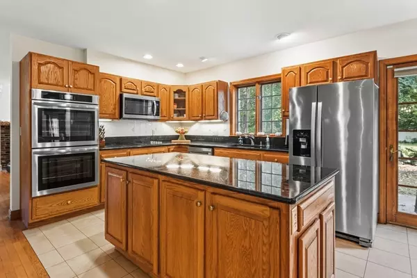 3 Marshall Drive, West Newbury, MA 01985