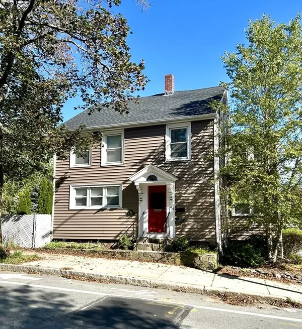 94 Hale St #1, Beverly, MA 01915
