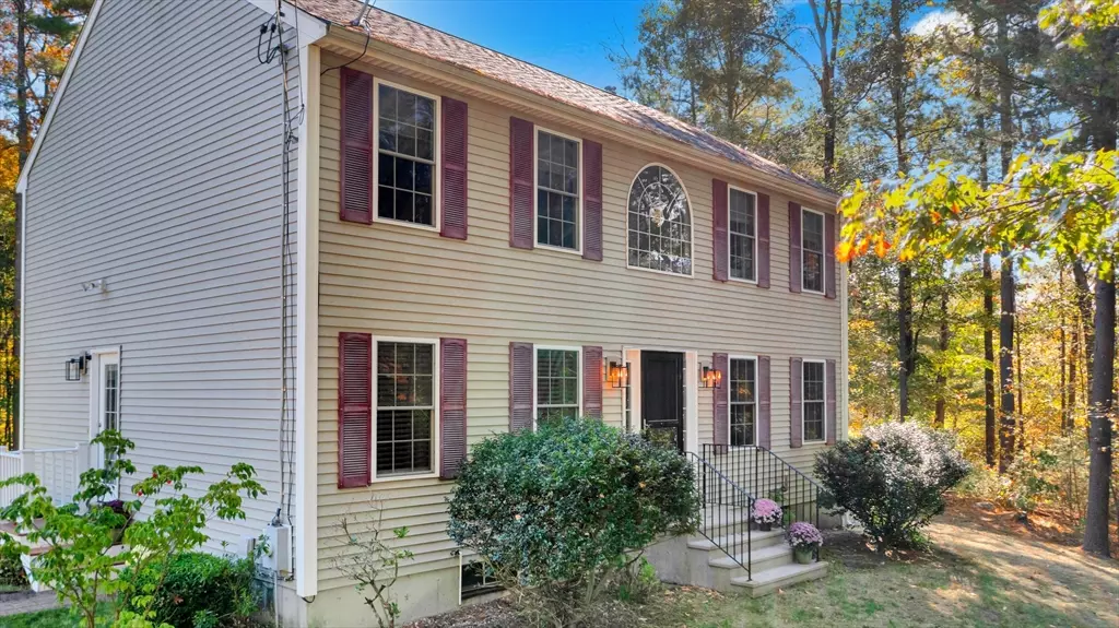 99 Breakneck Rd, Sturbridge, MA 01566