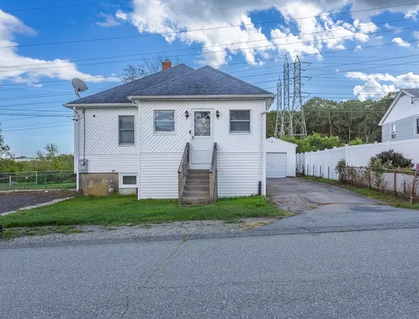 64 Jaffrey St, Swansea, MA 02777