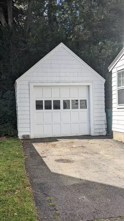 Lynn, MA 01904,714 Lynnfield St