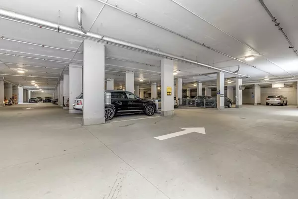 Brookline, MA 02445,33 Pond Ave #919