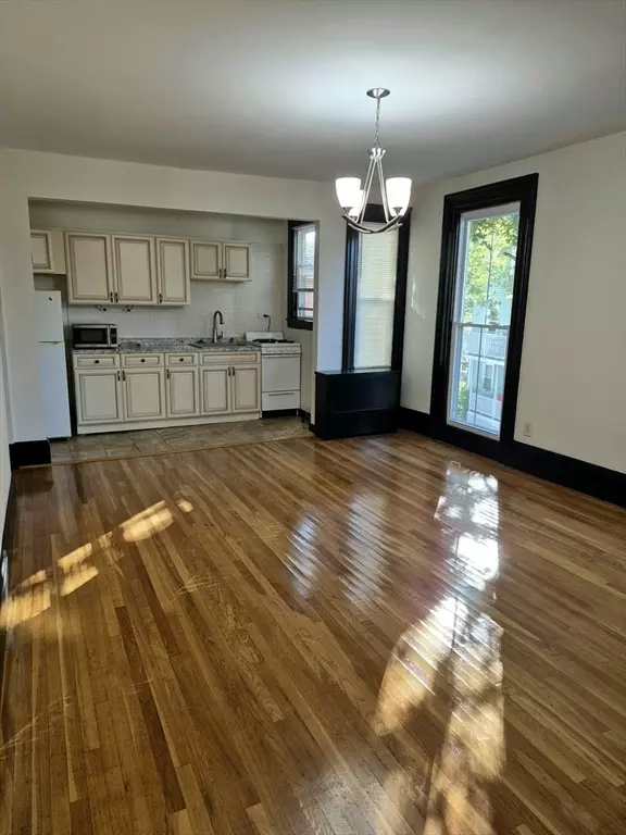 Melrose, MA 02176,126 W. Wyoming #4