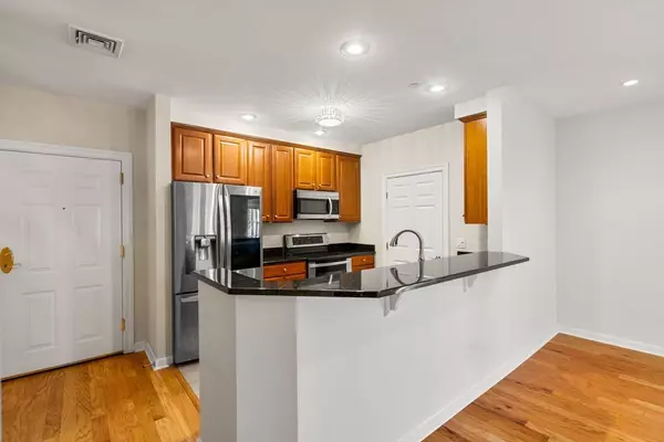 North Andover, MA 01845,190 Chickering Rd #204D