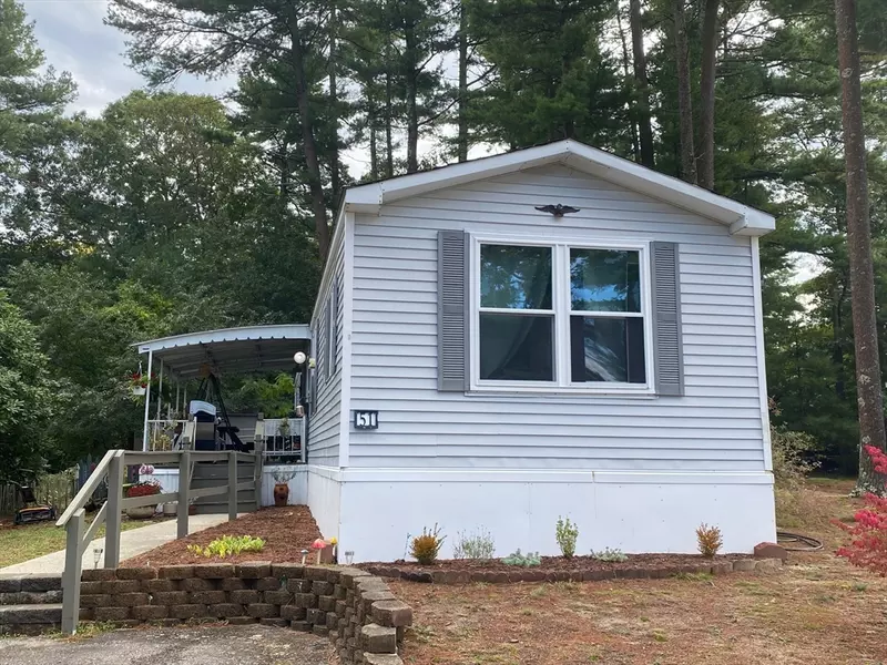 51 Crest Dr, Wareham, MA 02576
