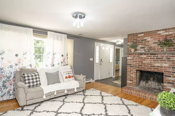 Franklin, MA 02038,2 Toni Ln