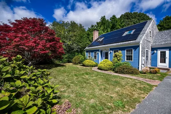 Falmouth, MA 02536,17 Pinewood Dr
