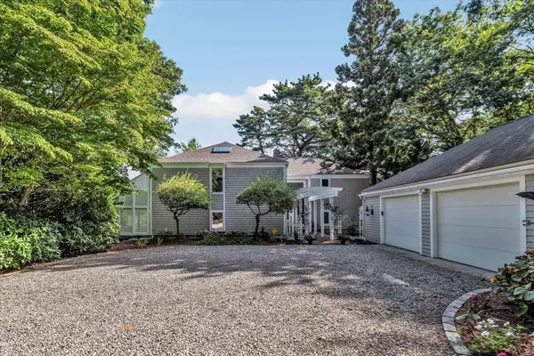 Mashpee, MA 02649,5 Tide Run