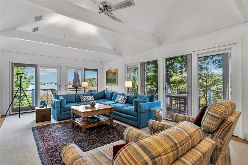 Mashpee, MA 02649,5 Tide Run