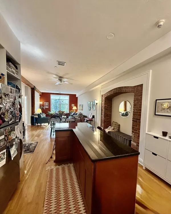 Cambridge, MA 02139,253 Norfolk St #2-2