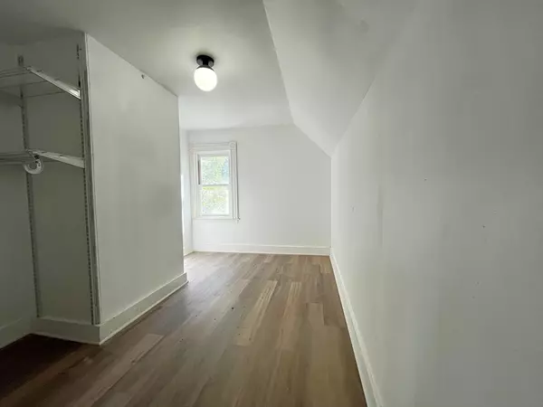 Newton, MA 02464,166 Elliot St #2